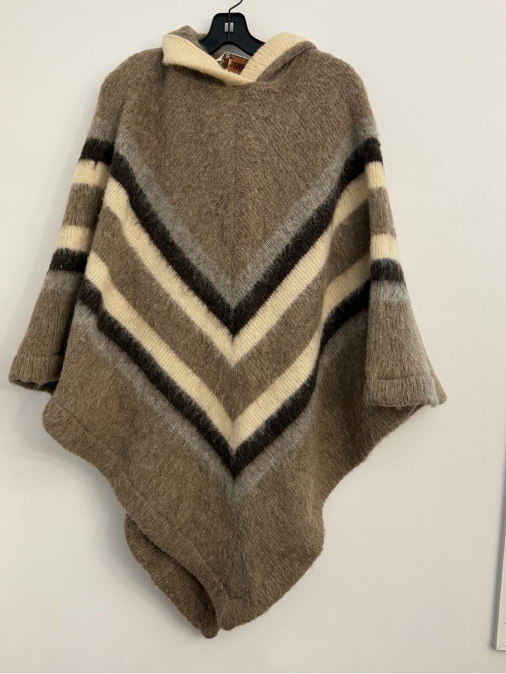 Vintage Hilda Ltd 100% Icelandic Wool Hooded Poncho Cape Chevron Striped